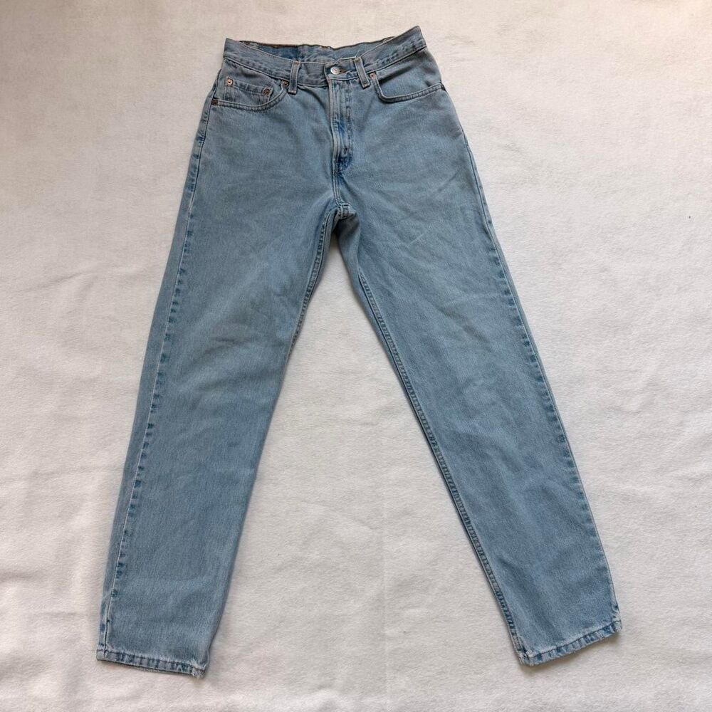 90s Levi’s 550 Relaxed Fit Light Wash Jeans 30x32